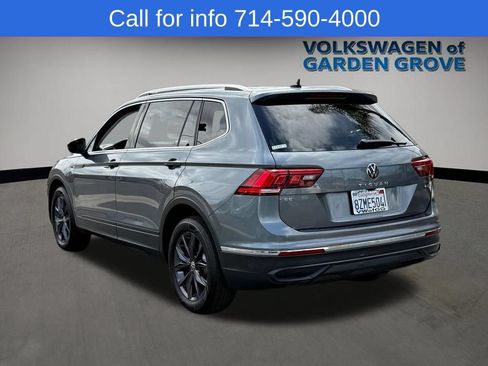 Used 2022 Volkswagen Tiguan SE w/ Panoramic Sunroof Package AWD/4WD image 5