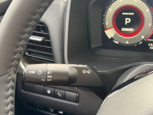 Used 2025 Nissan Rogue Platinum w/ Platinum Premium Package FWD image 13