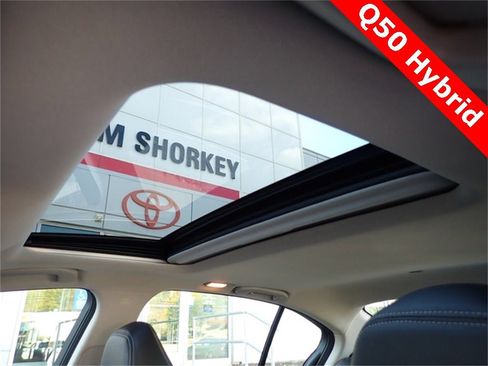 Used 2018 INFINITI Q50 Luxe w/ Cargo Package (L95) image 23