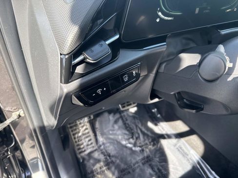 Used 2023 Kia Niro EX Touring FWD image 21