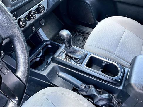Used 2019 Toyota Tacoma SR AWD/4WD image 17