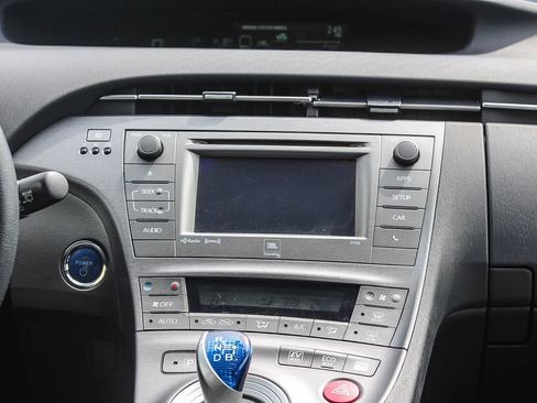 Used 2015 Toyota Prius Four image 21