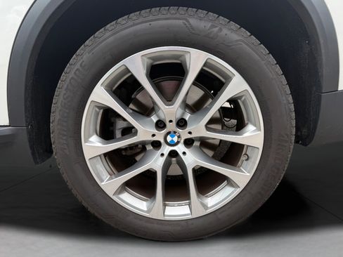 Used 2026 BMW X5 xDrive40i AWD/4WD image 32