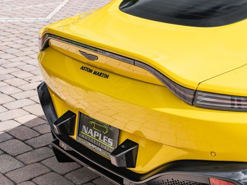 Used 2020 Aston Martin V8 Vantage Coupe image 5