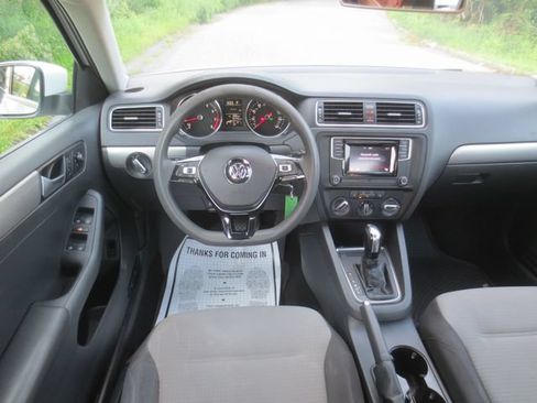 Used 2018 Volkswagen Jetta S w/ Cold Weather Package FWD image 9