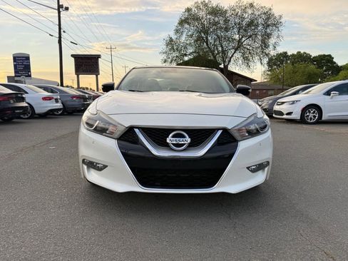 Used 2017 Nissan Maxima Platinum image 2