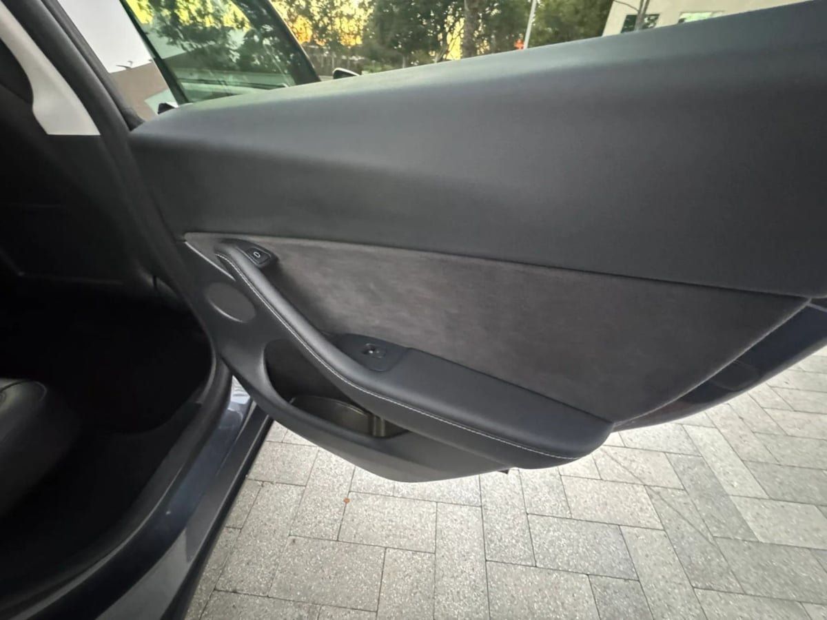 Used 2025 Tesla Model Y Long Range AWD/4WD image 36