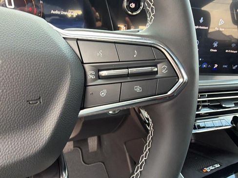 New 2027 Chevrolet Traverse LT w/ Midnight/Sport Edition FWD image 23