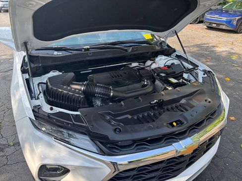 Used 2025 Chevrolet Blazer LT FWD image 25