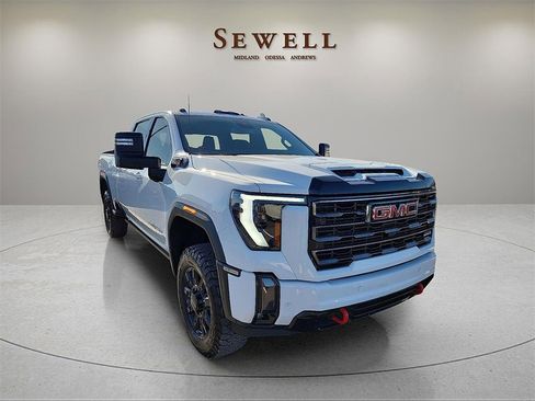 Used 2024 GMC Sierra 2500 AT4 w/ AT4 Preferred Package image 7