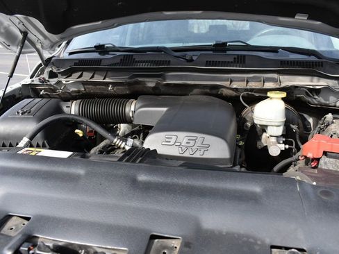 Used 2017 RAM 1500 Express image 31