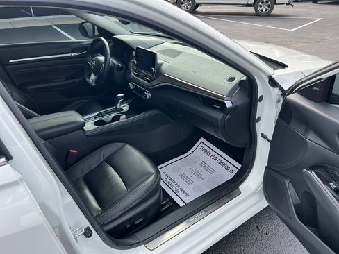 Used 2021 Nissan Altima 2.5 Platinum image 16