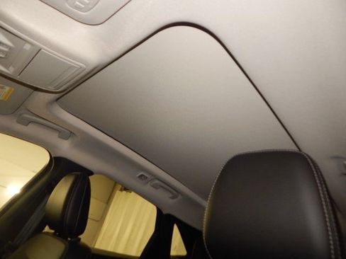 New 2025 Ford Escape SE FWD image 17