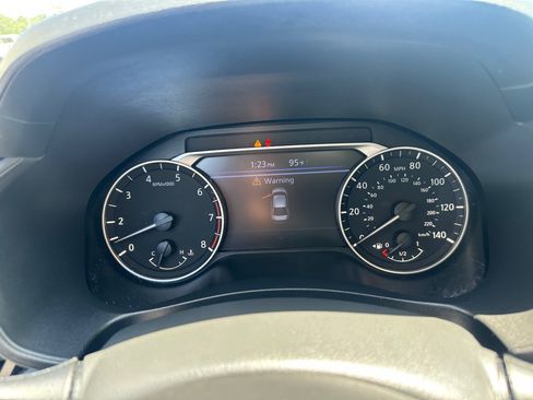 Used 2025 Nissan Altima 2.5 SV FWD image 18