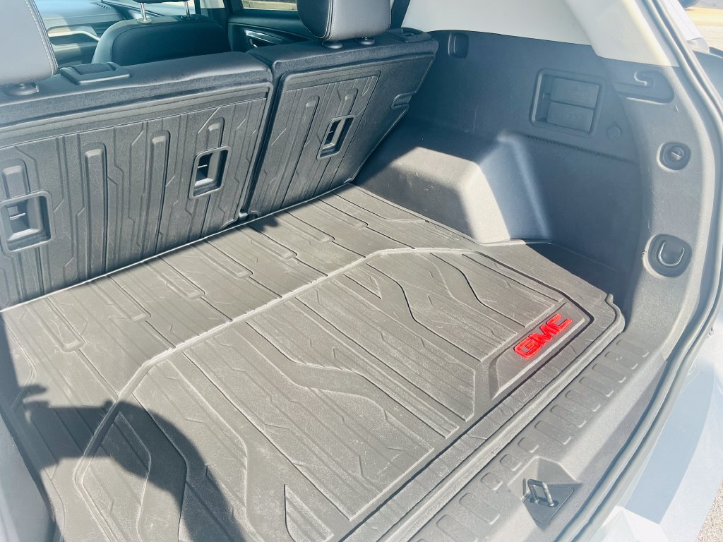 Used 2024 GMC Terrain Denali w/ Denali Premium Package AWD/4WD image 37