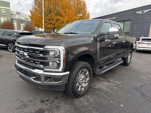 Used 2024 Ford F350 Lariat image 3