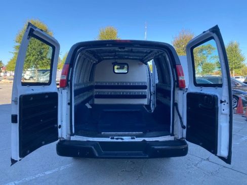 Used 2019 Chevrolet Express 2500 image 6