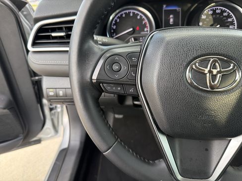 Used 2018 Toyota Camry SE w/ Moonroof Package FWD image 14