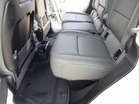 New 2026 Jeep Gladiator Mojave image 13