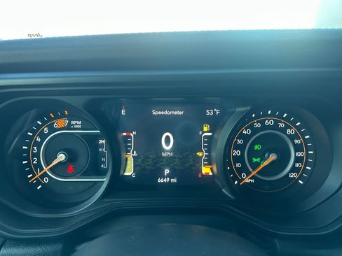 Used 2025 Jeep Wrangler Rubicon image 10