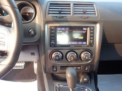 Used 2014 Dodge Challenger SXT RWD image 17