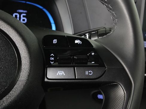 Certified 2025 Hyundai Elantra Sport image 26