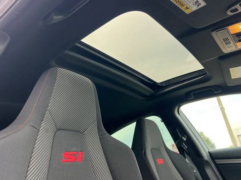 Used 2018 Honda Civic Si image 18