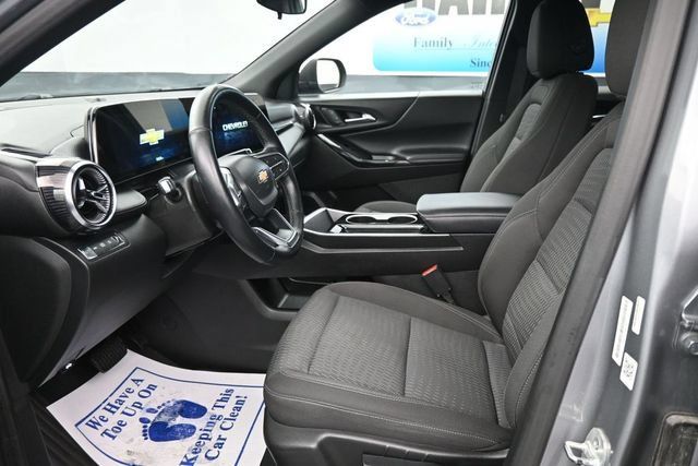 Used 2025 Chevrolet Equinox LT AWD/4WD image 12