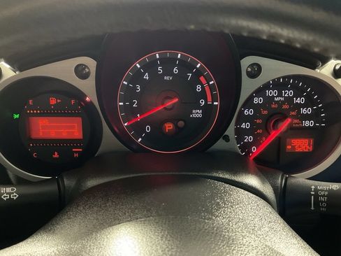 Used 2014 Nissan 370Z Coupe RWD image 23