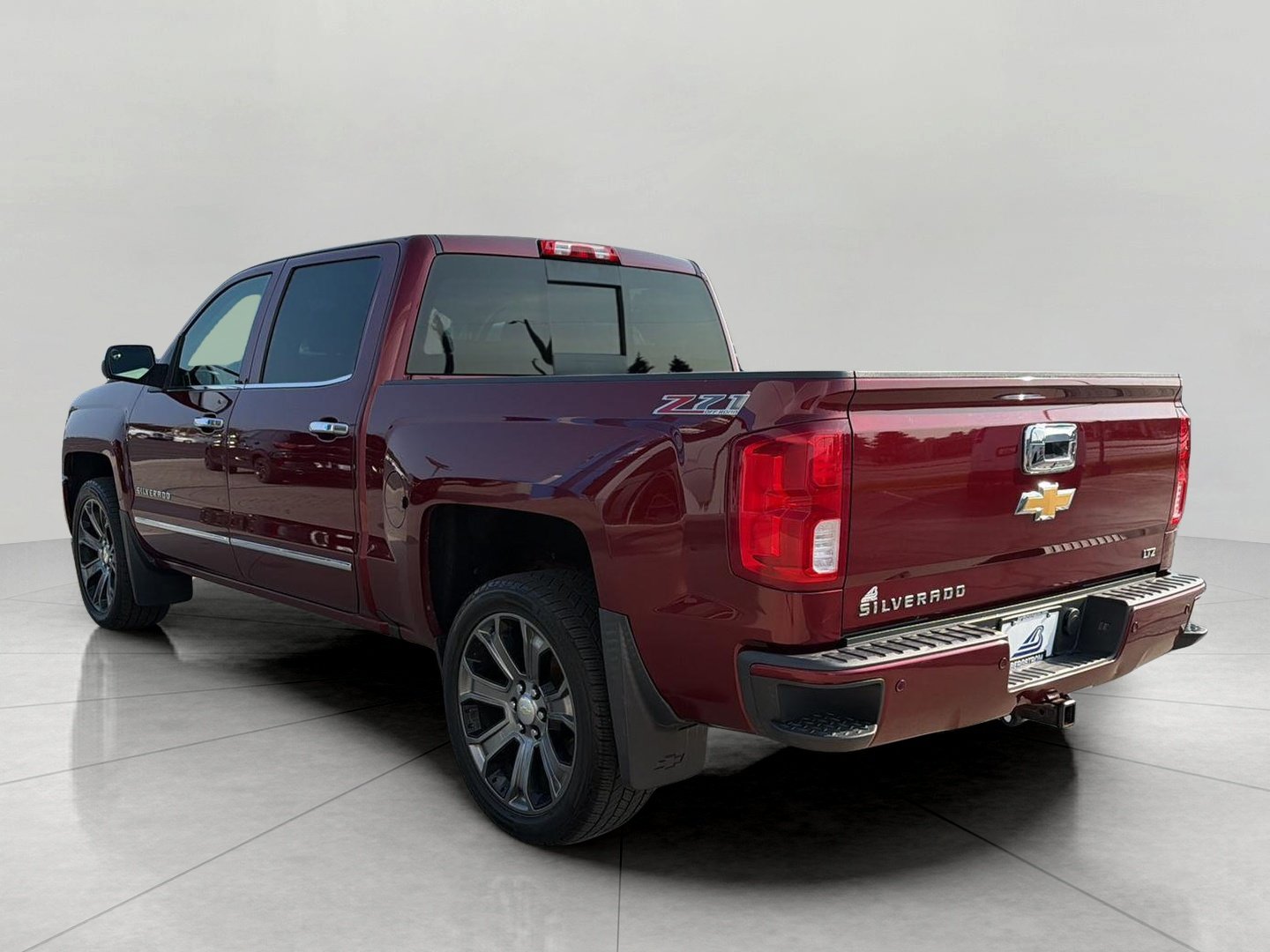 Used 2016 Chevrolet Silverado 1500 LTZ Z71 w/ LTZ Plus Package AWD/4WD image 7