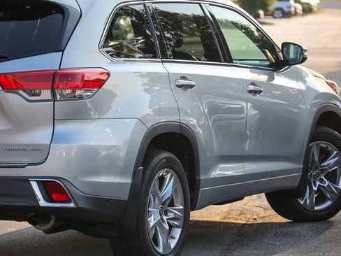 Used 2017 Toyota Highlander Limited AWD/4WD image 22