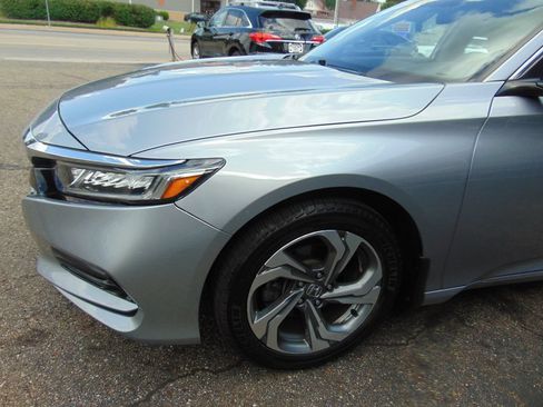 Used 2020 Honda Accord EX image 12