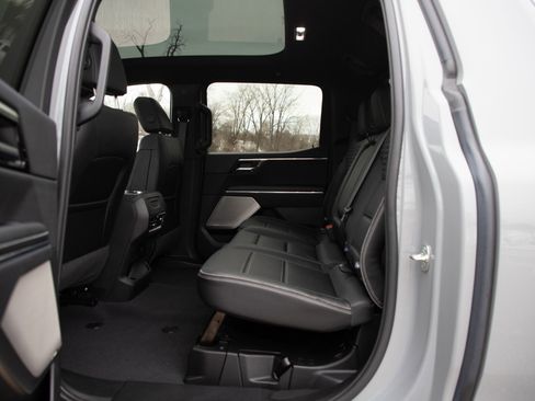 Used 2025 GMC Sierra EV Denali image 18