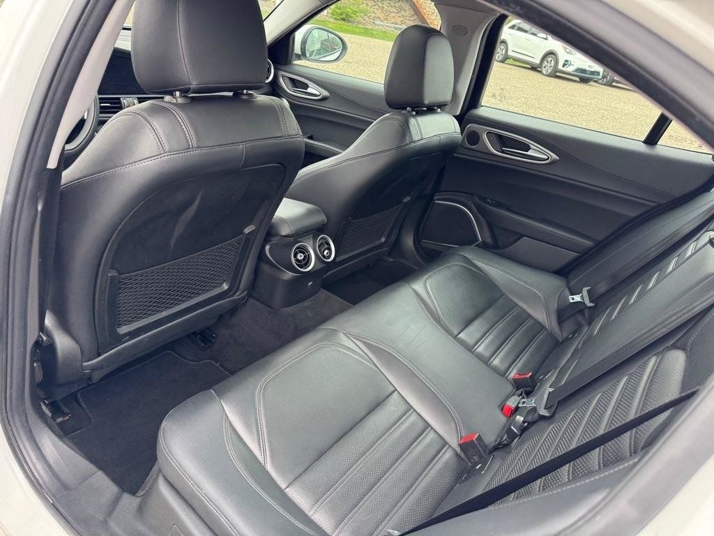 Used 2018 Alfa Romeo Giulia Ti Sport w/ Quick Order Package 22S Sport AWD/4WD image 19