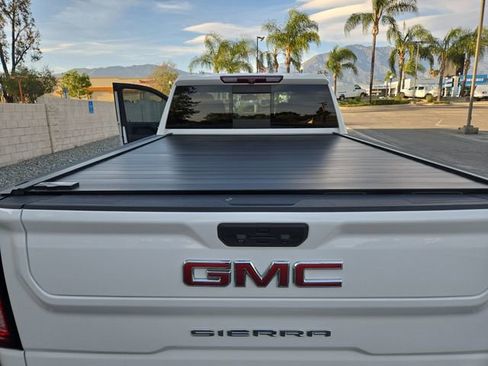 Used 2021 GMC Sierra 2500 SLT w/ SLT Convenience Package image 4