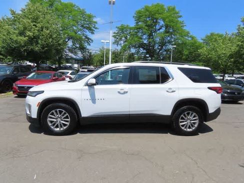 Used 2023 Chevrolet Traverse LT FWD image 3
