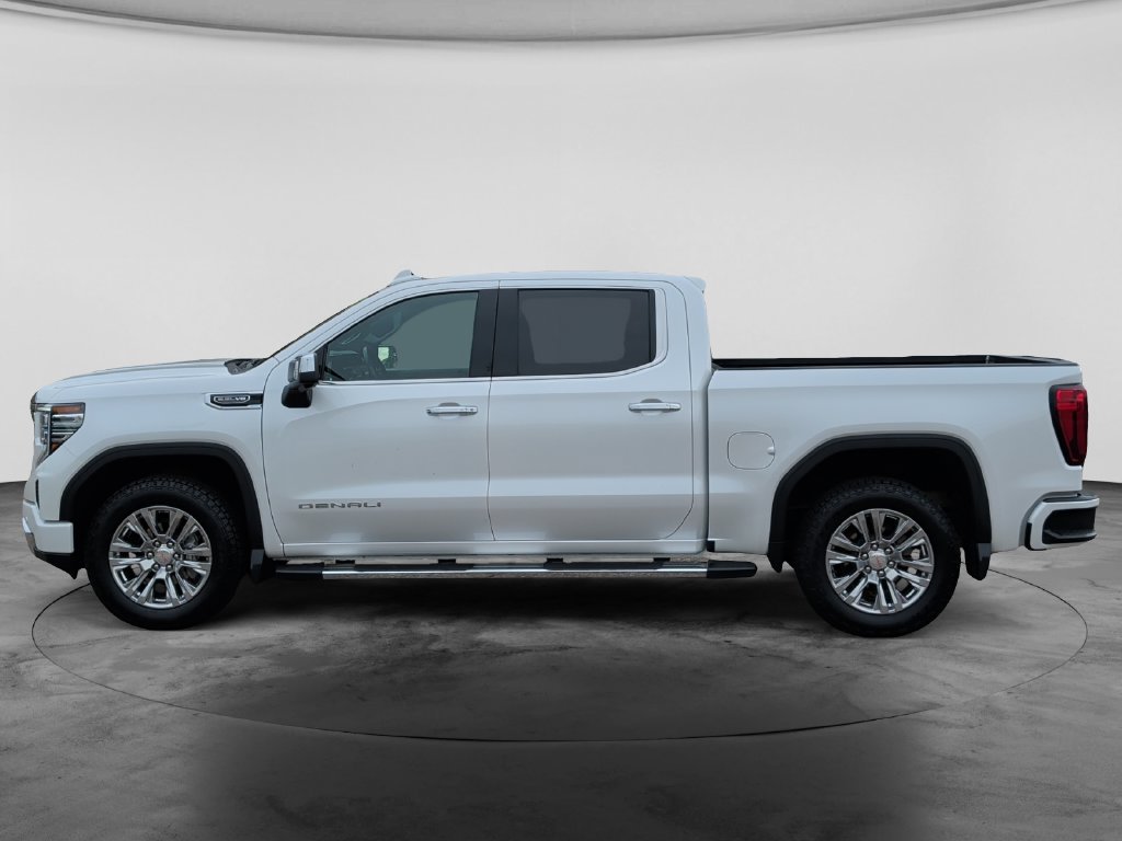 Used 2023 GMC Sierra 1500 Denali w/ Technology Package AWD/4WD image 4