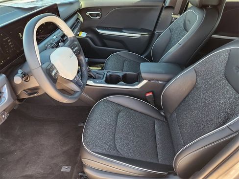 New 2025 Kia K4 GT-Line image 8