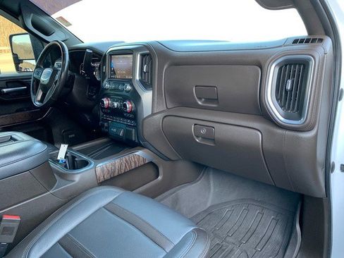 Certified 2022 GMC Sierra 2500 Denali w/ Denali Ultimate Package AWD/4WD image 15