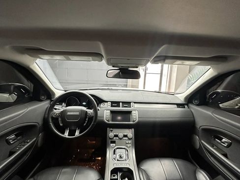 Used 2019 Land Rover Range Rover Evoque SE AWD/4WD image 28