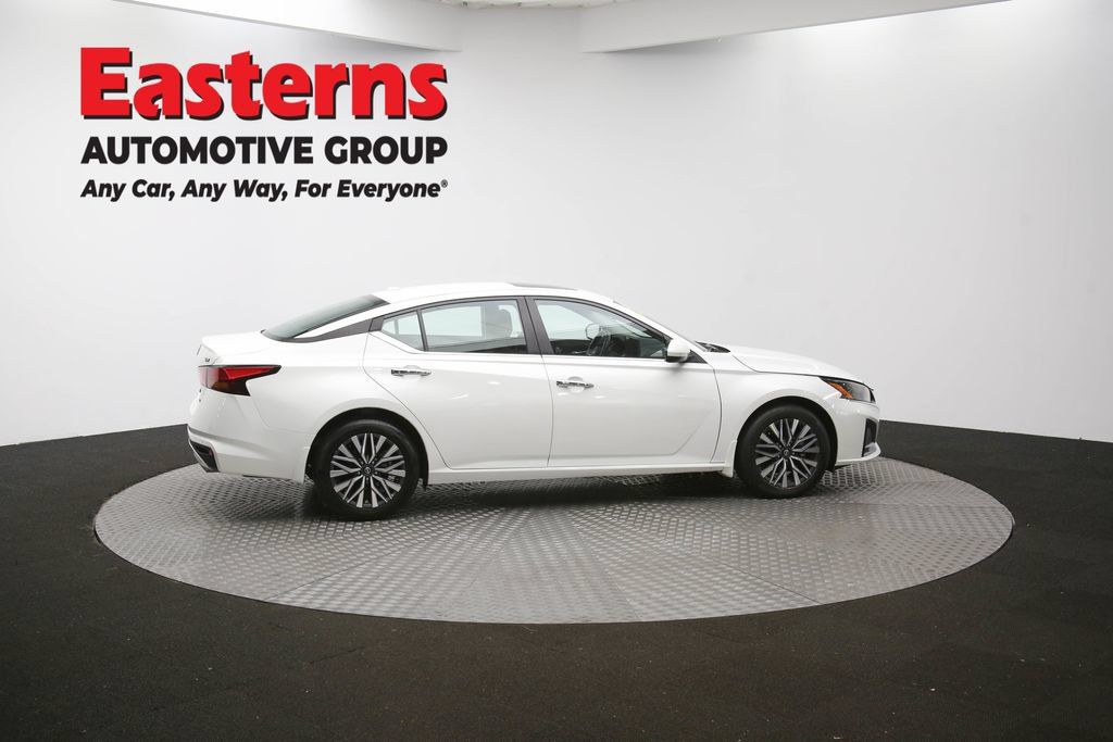 Used 2024 Nissan Altima 2.5 SV w/ SV Premium Package AWD/4WD image 46
