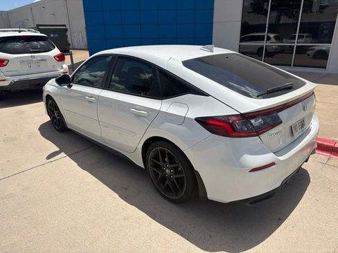 Used 2023 Honda Civic Sport image 3