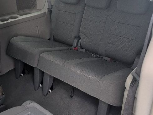 Used 2009 Chrysler Town & Country Touring image 28