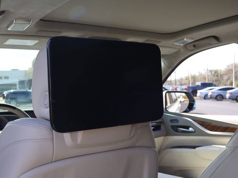 Certified 2023 Cadillac Escalade Premium Luxury Platinum w/ LPO, Radiant Package image 20