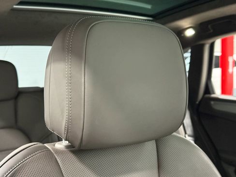 Used 2020 Porsche Macan Turbo image 56