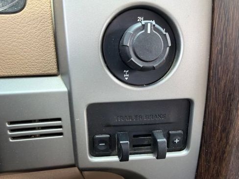 Used 2013 Ford F150 Lariat w/ Mid Equipment Group AWD/4WD image 19
