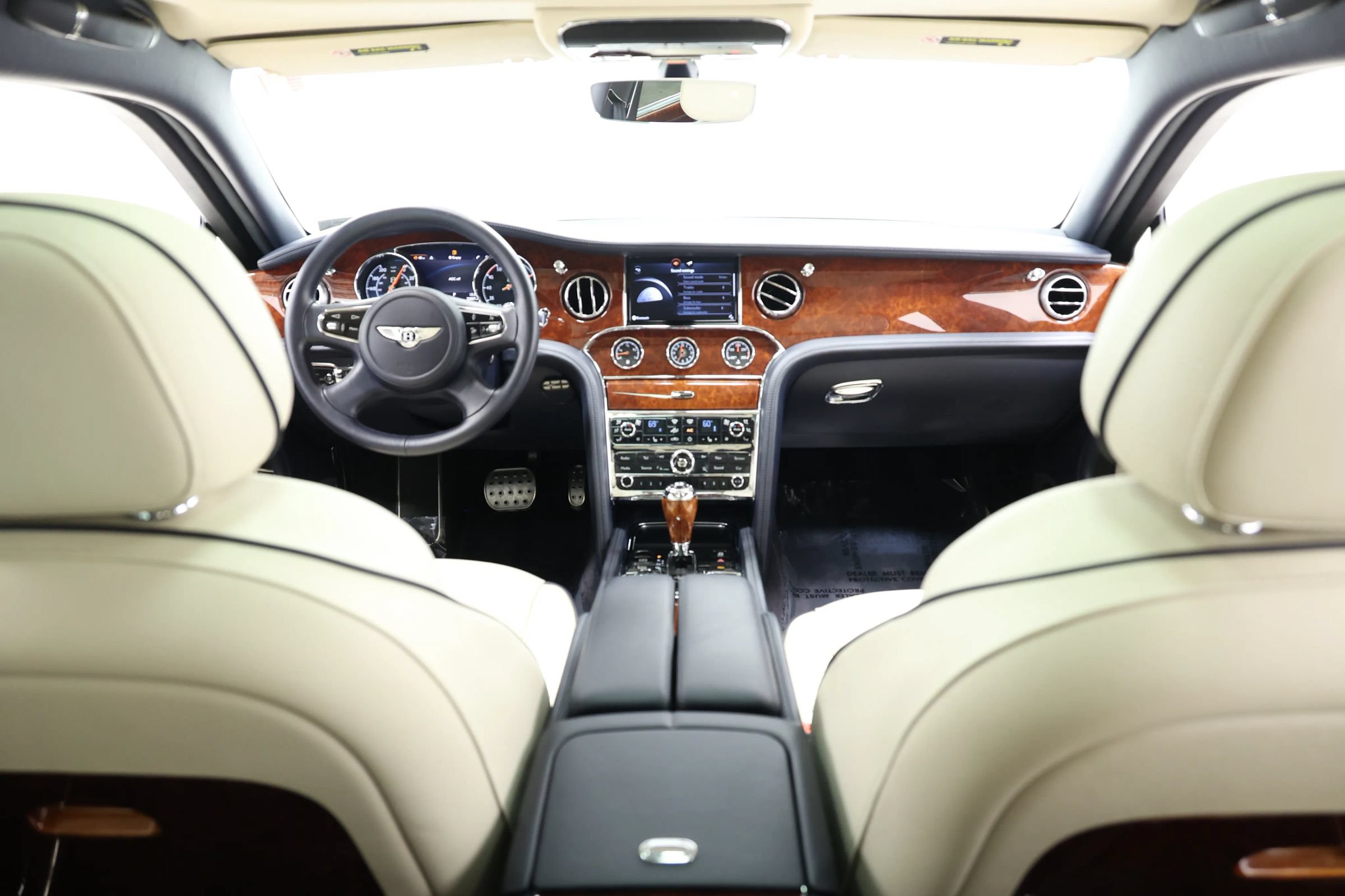 Used 2017 Bentley Mulsanne RWD image 32