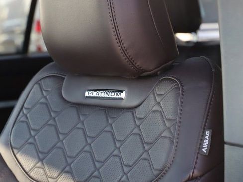 Certified 2025 Ford Explorer Platinum w/ LUX Leather Package AWD/4WD image 15