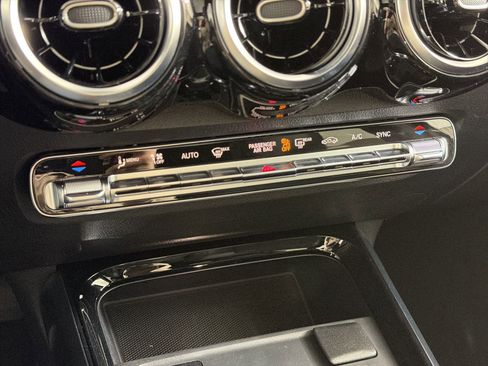 Used 2026 Mercedes-Benz GLB 250 4MATIC image 19