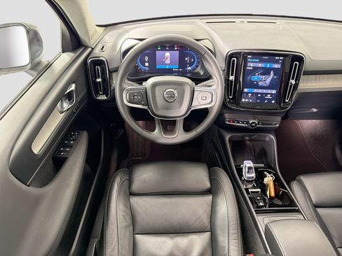 Certified 2023 Volvo XC40 B5 Plus image 23